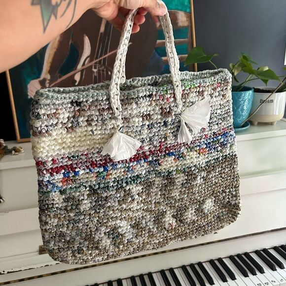 Hand crafted Woven Plastic Bag Eco-Friendly Multicolor Tote Bag 16" x 13" - Picture 7 of 16